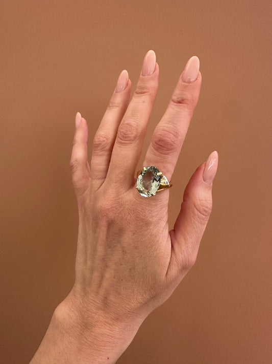 Anello con prasiolite ovale