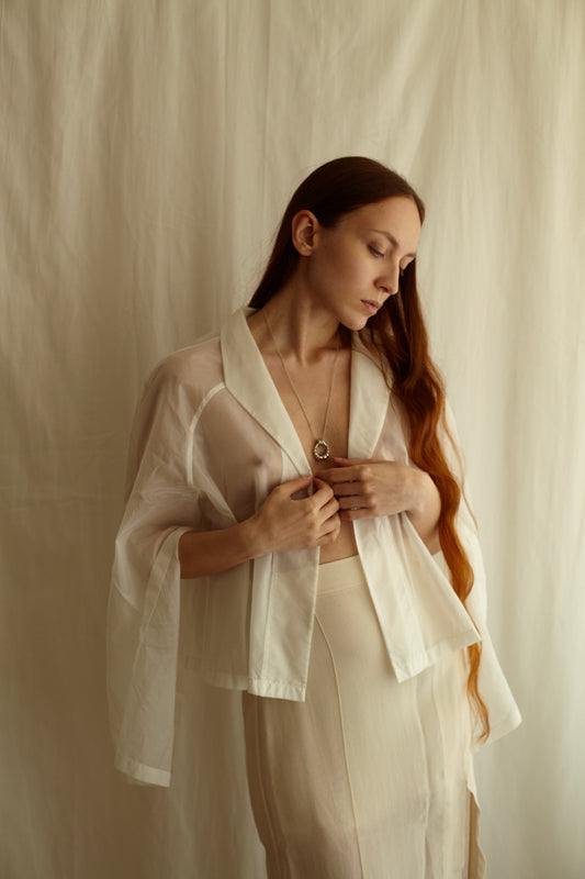 indossato collana in argento fairmined in argento etico e sostenibile fatto a mano da piqué jewelry