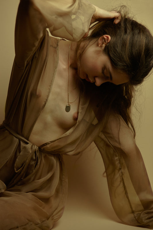 collana con pendente ovale indossata by piqué argento 925