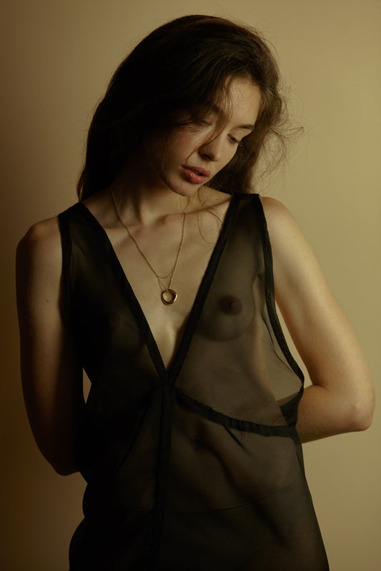 collana indossata in oro giallo pallido 375/9k piqué collezione duna